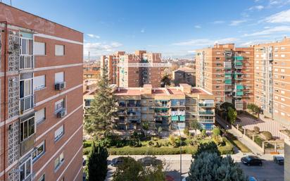 Exterior view of Flat for sale in  Granada Capital