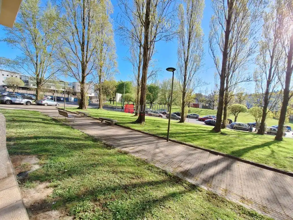 Duplexes for rent in Rúa De Bernardo Barreiro De Vázquez Varela, Ensanche - Sar