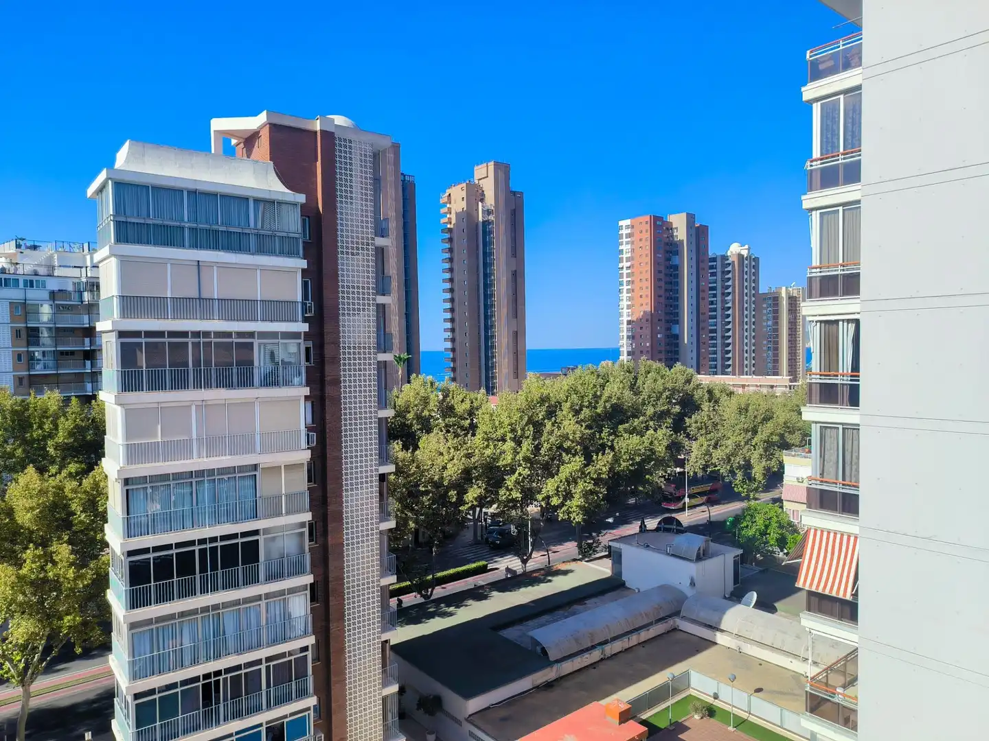 Außenansicht von Wohnung zum Verkauf in Benidorm mit Klimaanlage, Parkett und Terrasse