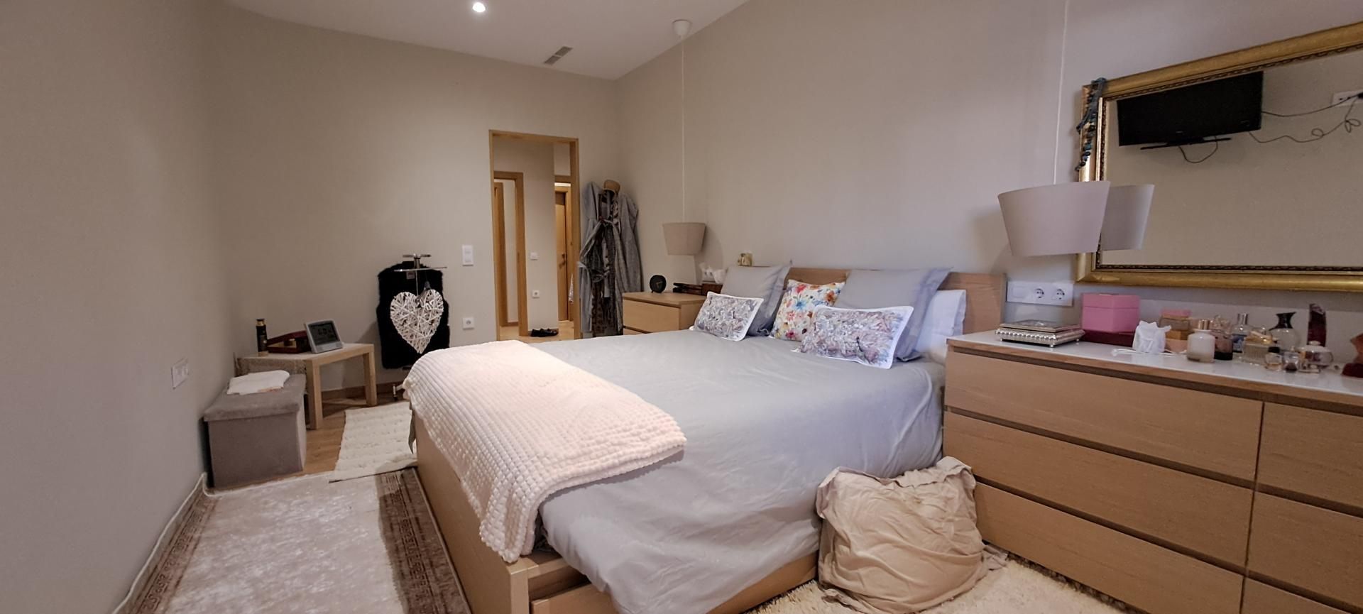 Dormitori de Pis en venda en Terrassa amb Aire condicionat i Calefacció