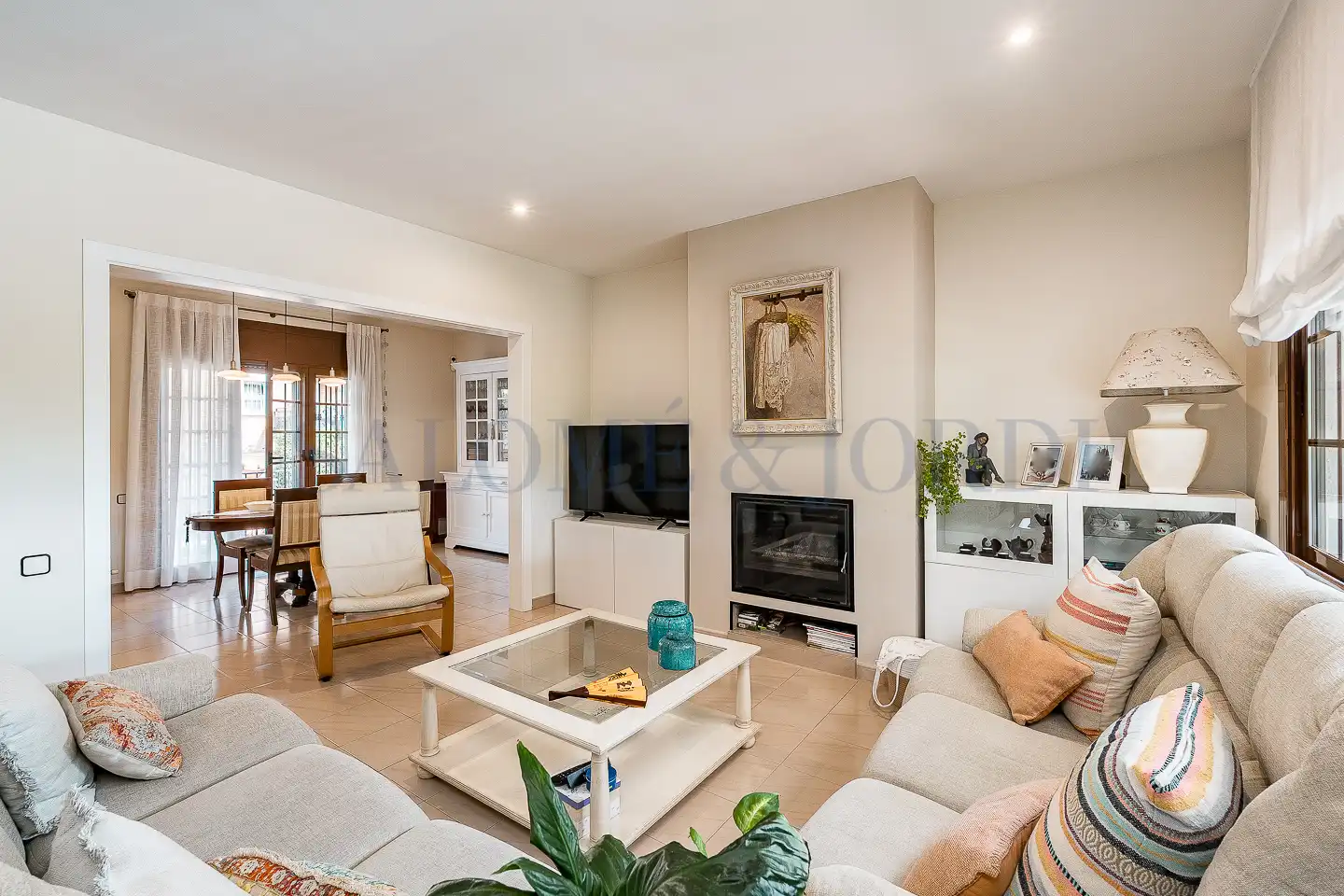 Sala de estar de Casa o chalet en venta en Vilassar de Dalt con Calefacción, Jardín privado y Piscina
