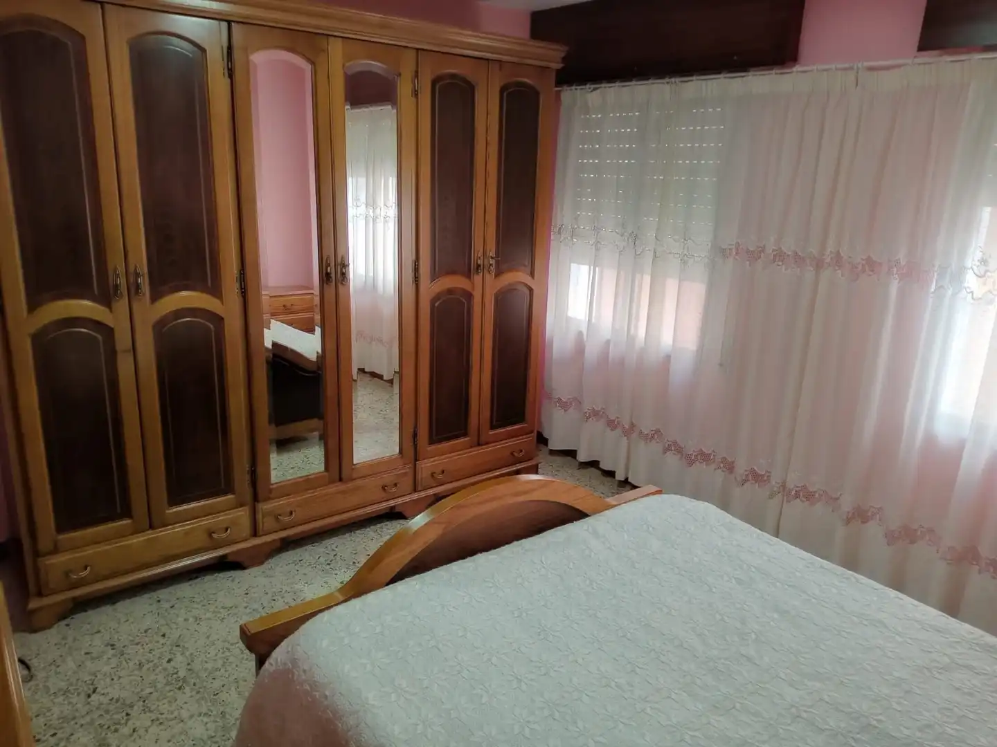 Dormitori de Casa adosada en venda en Cariño amb Traster