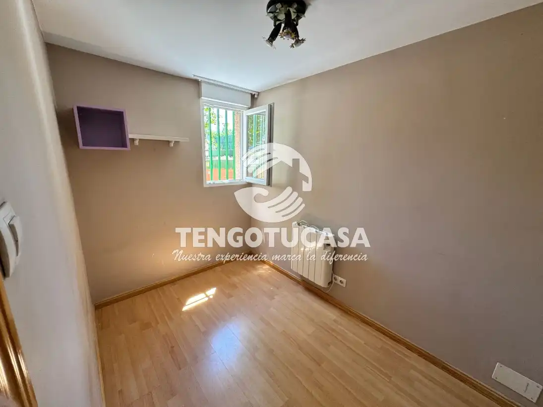 Habitación de Piso en venta en Madrid con Calefacción, Trastero y Horno