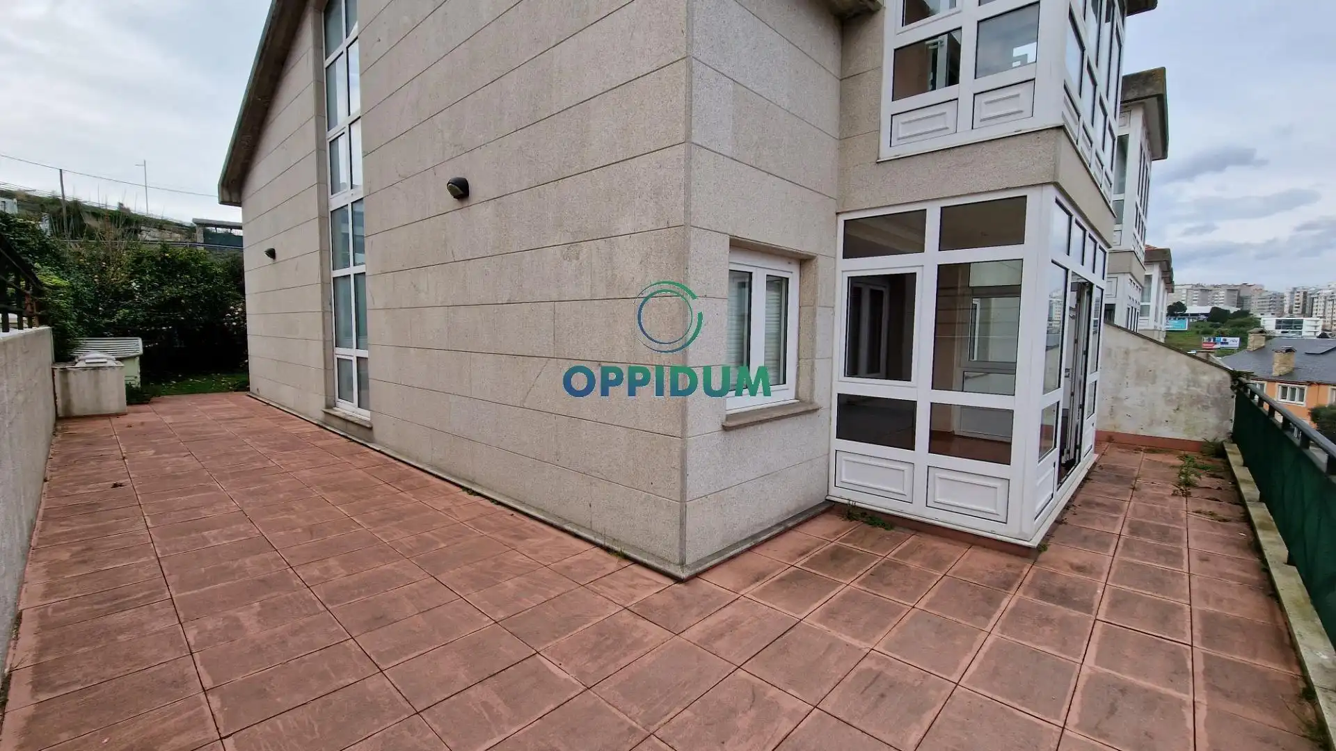 Vista exterior de Casa adosada en venda en A Coruña Capital  amb Calefacció, Jardí privat i Terrassa