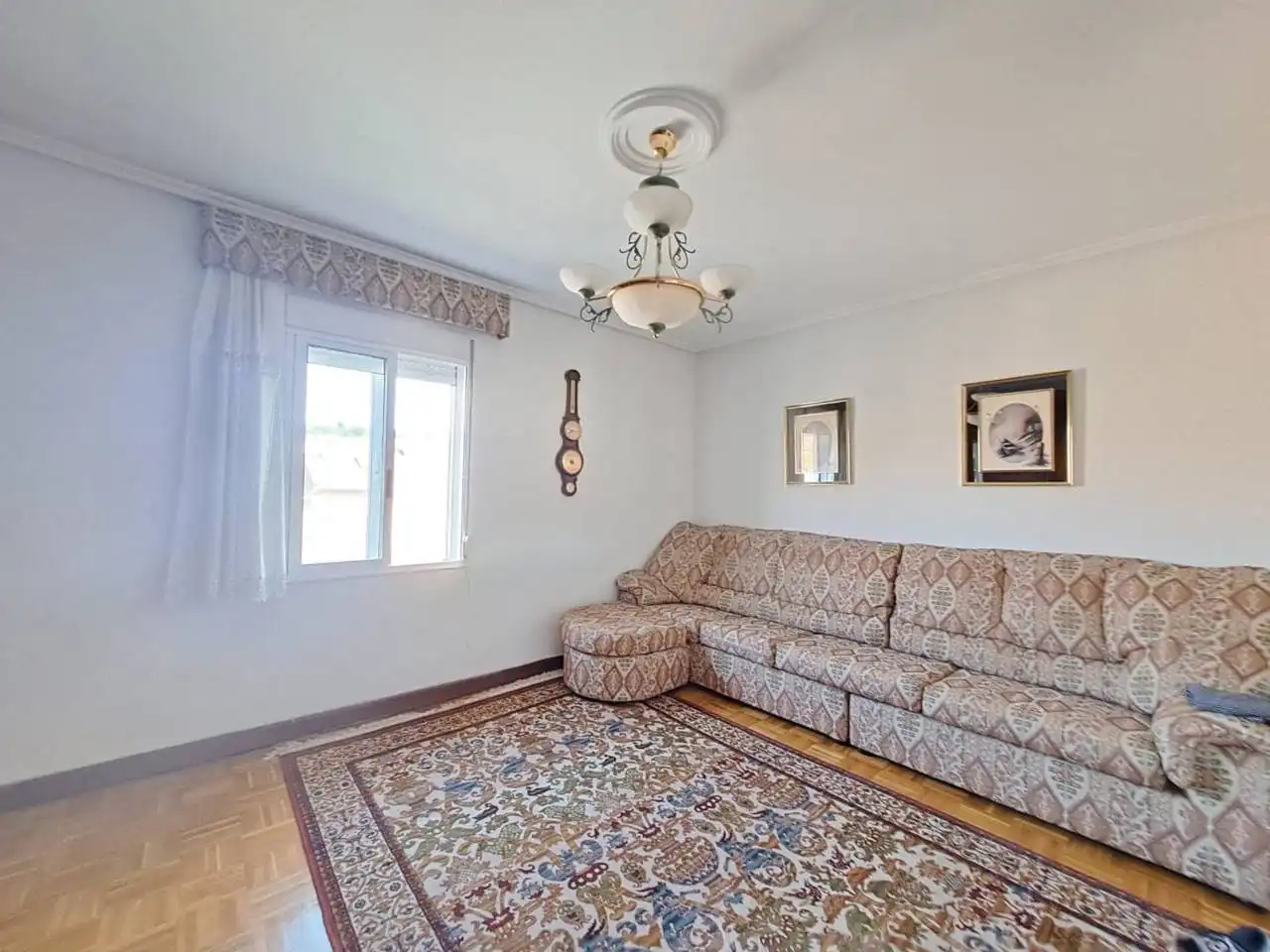 Sala d'estar de Pis en venda en Burgos amb Calefacció, Jardí privat i Parquet