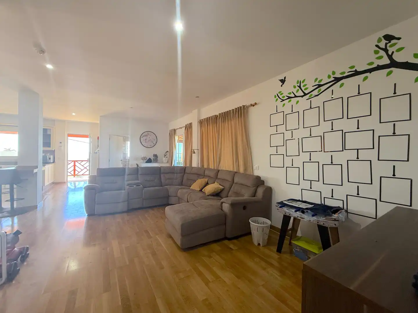 Sala d'estar de Casa o xalet en venda en Adeje amb Aire condicionat, Jardí privat i Terrassa