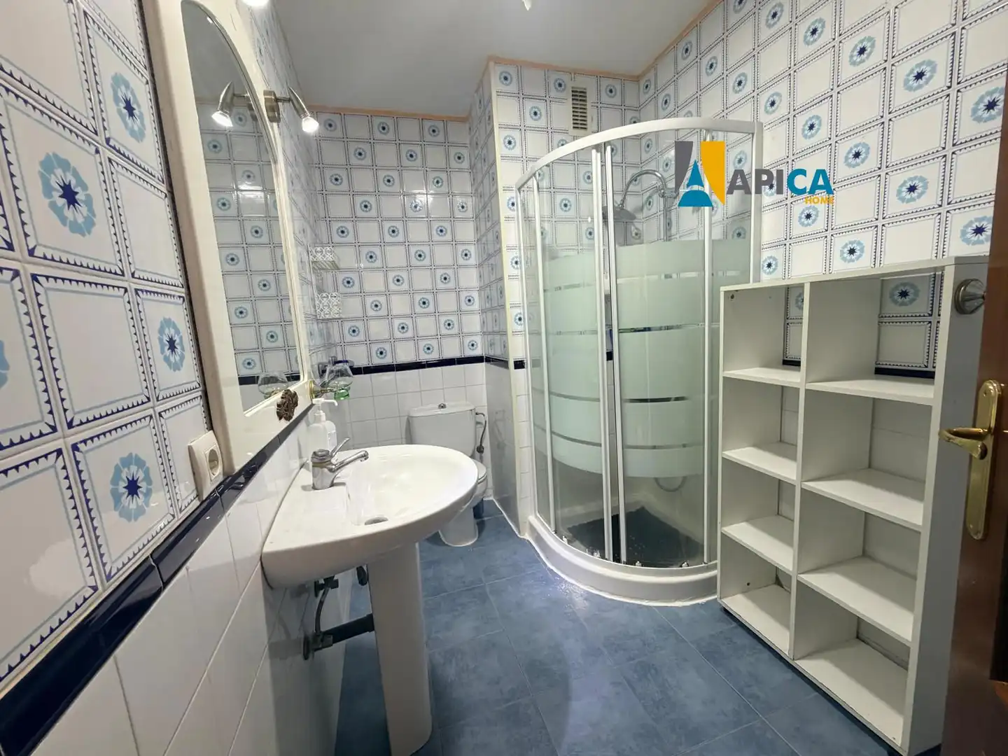 Baño de Piso en venta en Algeciras