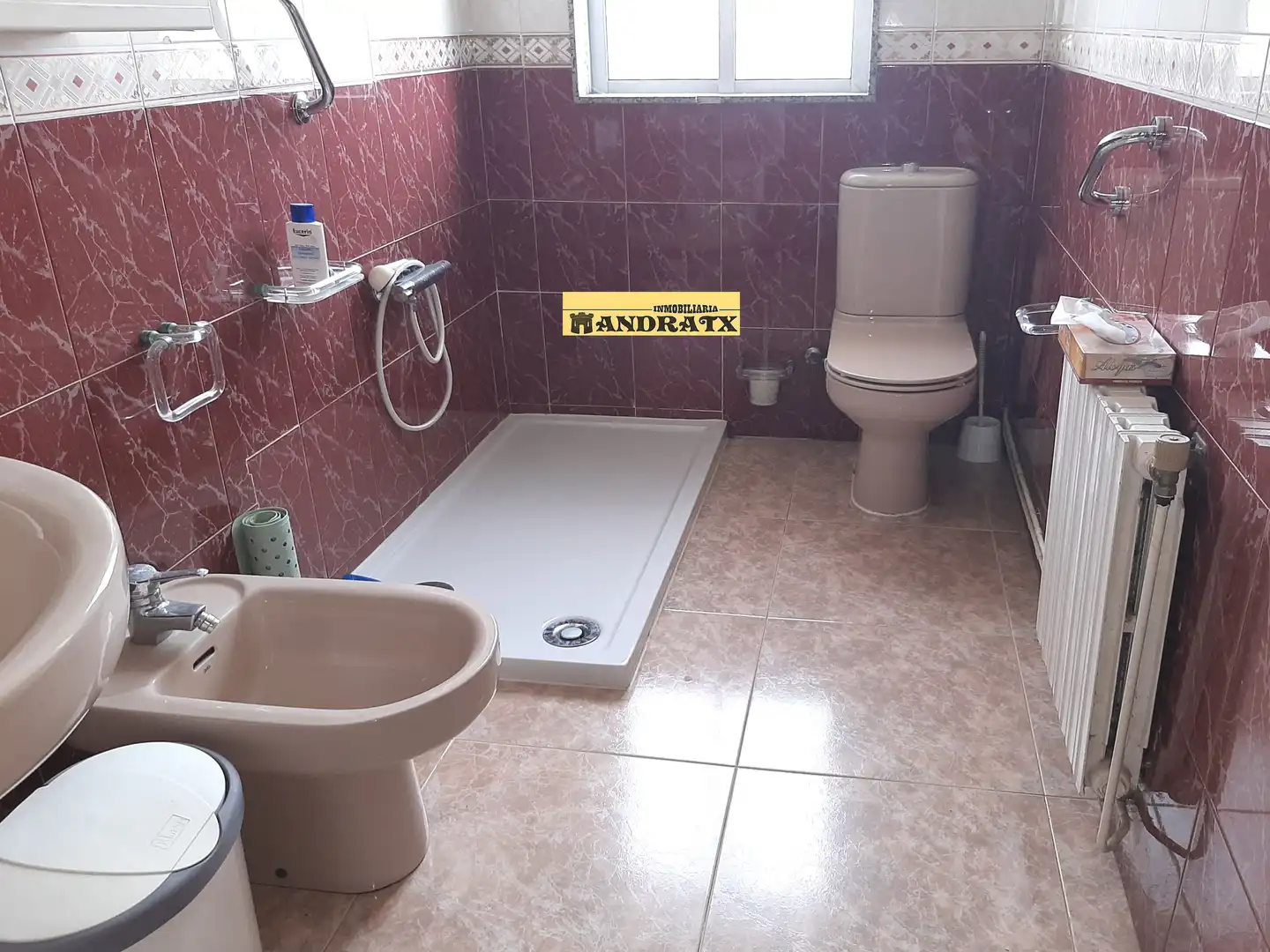 Badezimmer von Haus oder Chalet zum Verkauf in Fene mit Heizung, Terrasse und Abstellraum