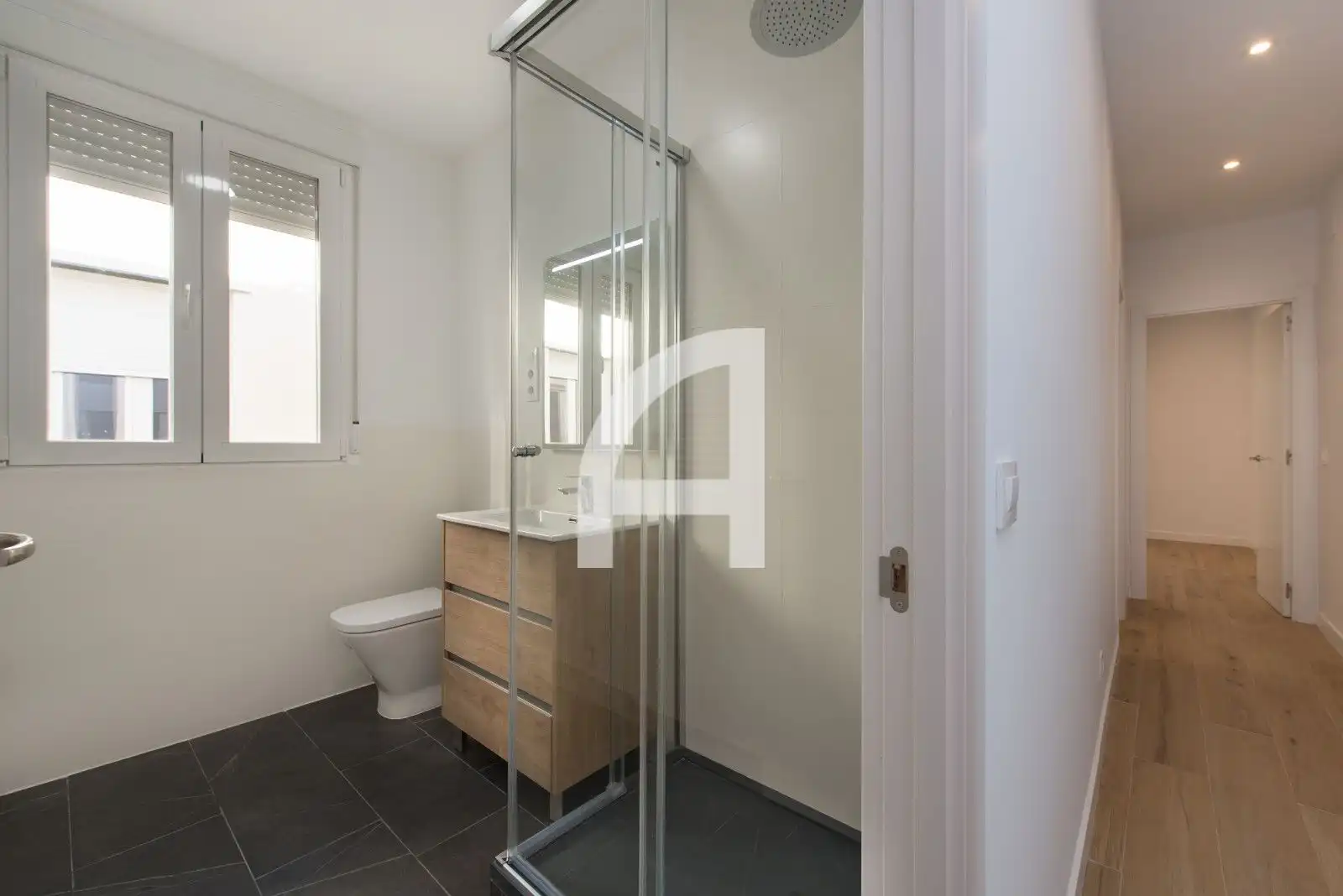 Bathroom of Attic for rent in Madrid  with Air Conditioner, Heating and Terrace