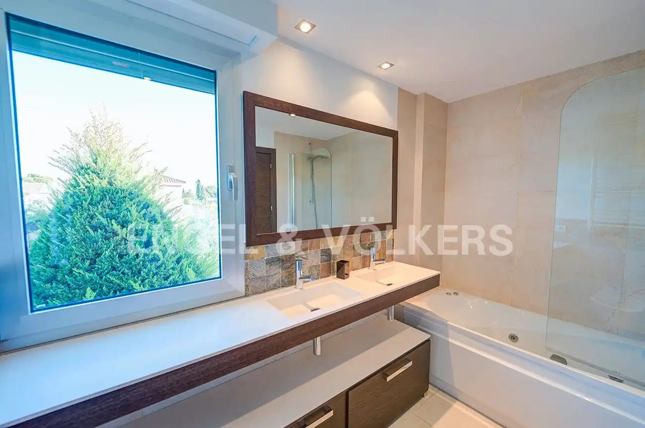 Bathroom of Houses for sale in Sant Joan d'Alacant  with Air Conditioner, Private garden and Terrace