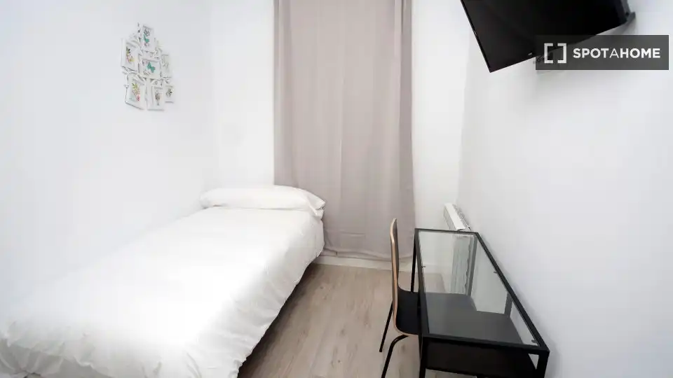 Room in Sol