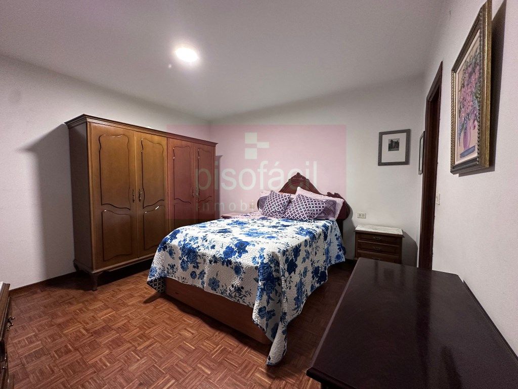 Bedroom of Flat for sale in Lugo Capital
