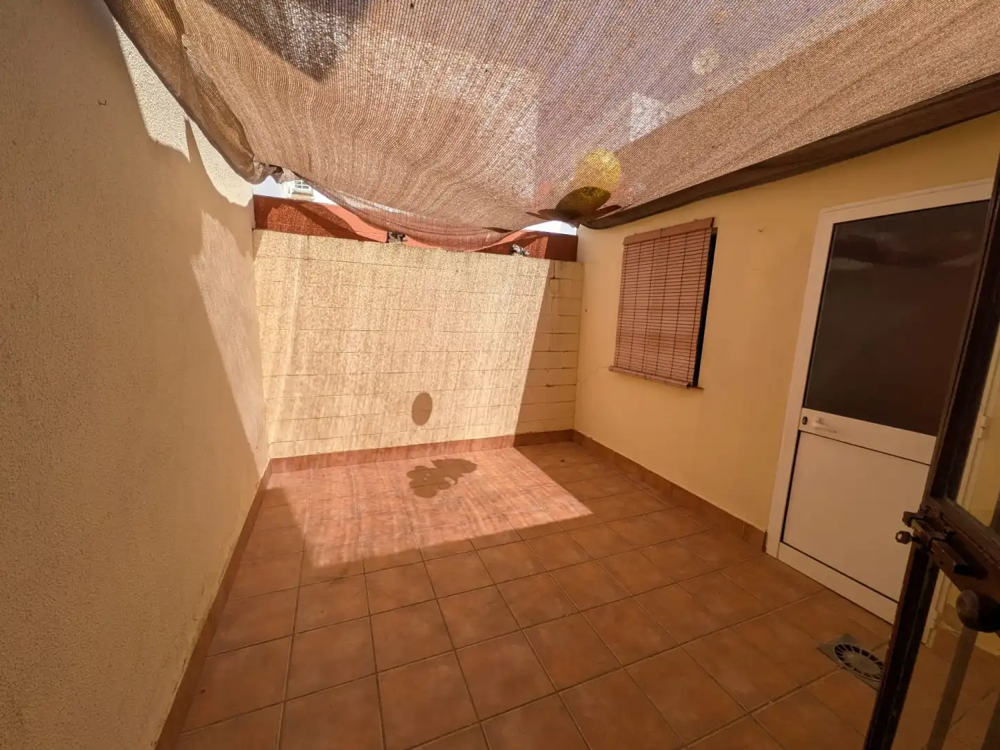 Casa adosada en venda en Benacazón amb Aire condicionat i Balcó