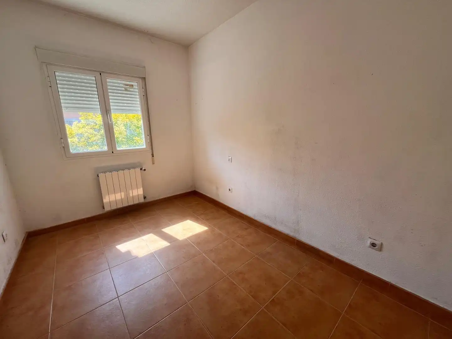 Dormitori de Apartament en venda en Olías del Rey amb Jardí privat