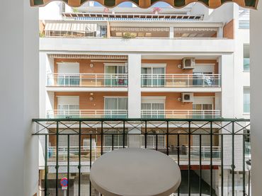 Apartament amb balcó en venda a Estepona Pueblo