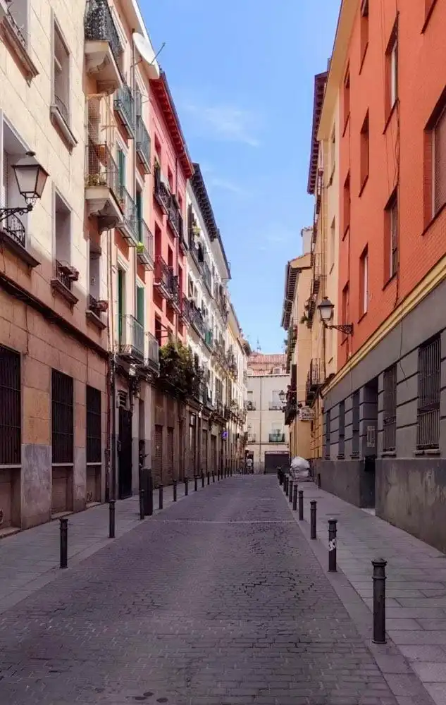 Vista exterior de Estudio en venta en Madrid con Calefacción y Amueblado