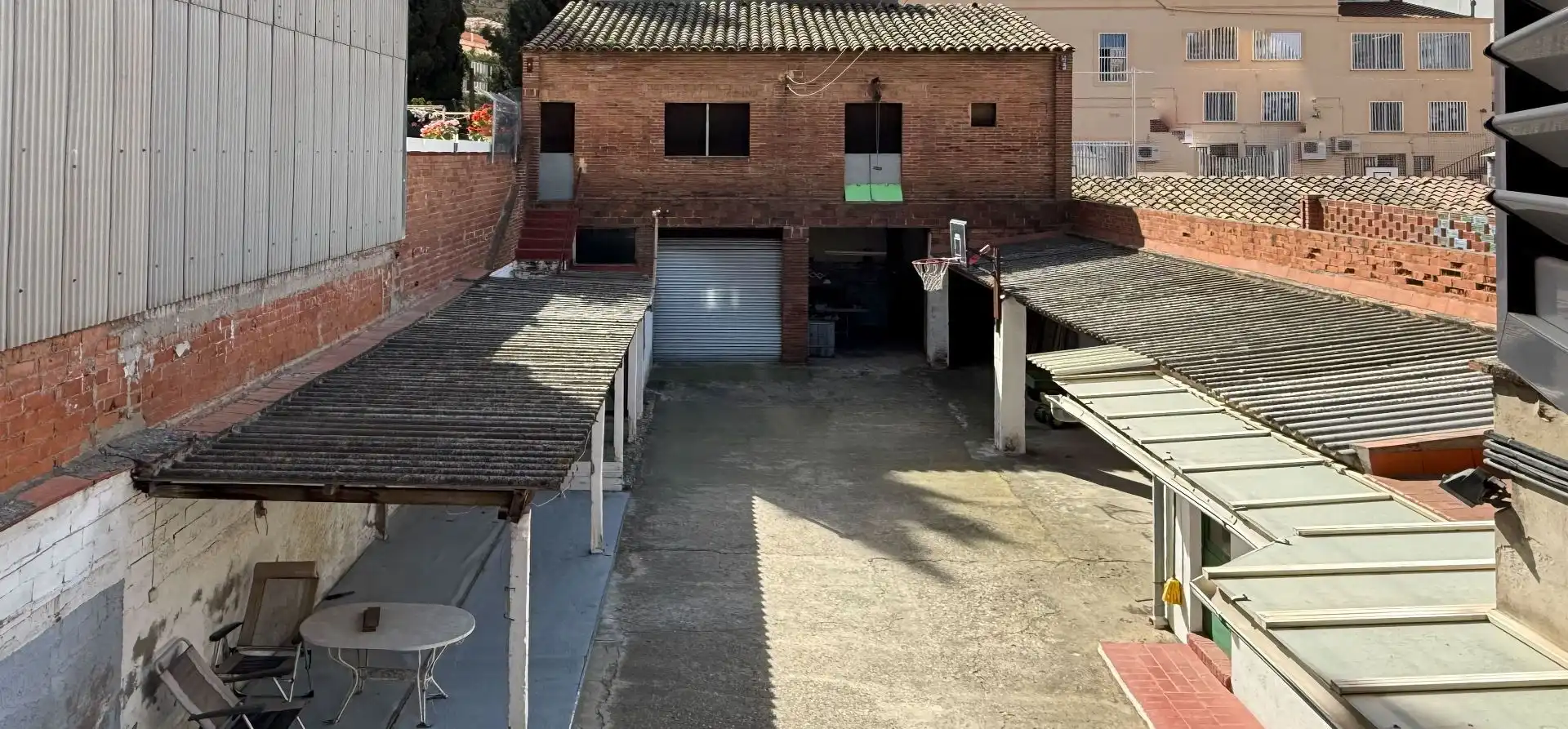Parking de Casa o chalet en venta en Sant Boi de Llobregat con Aire acondicionado, Calefacción y Jardín privado