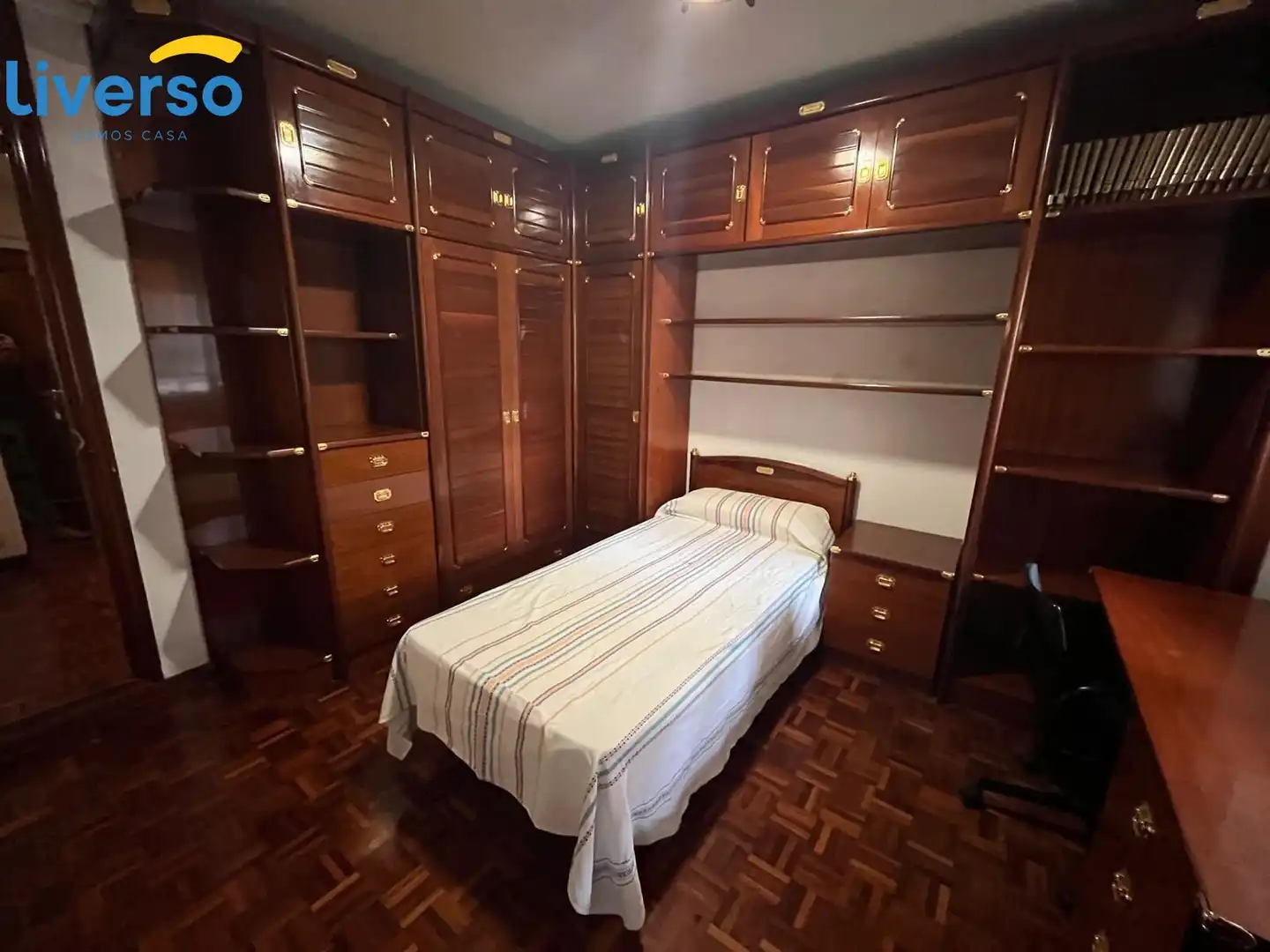 Room in Avenida DEL VENA, Reyes Católicos