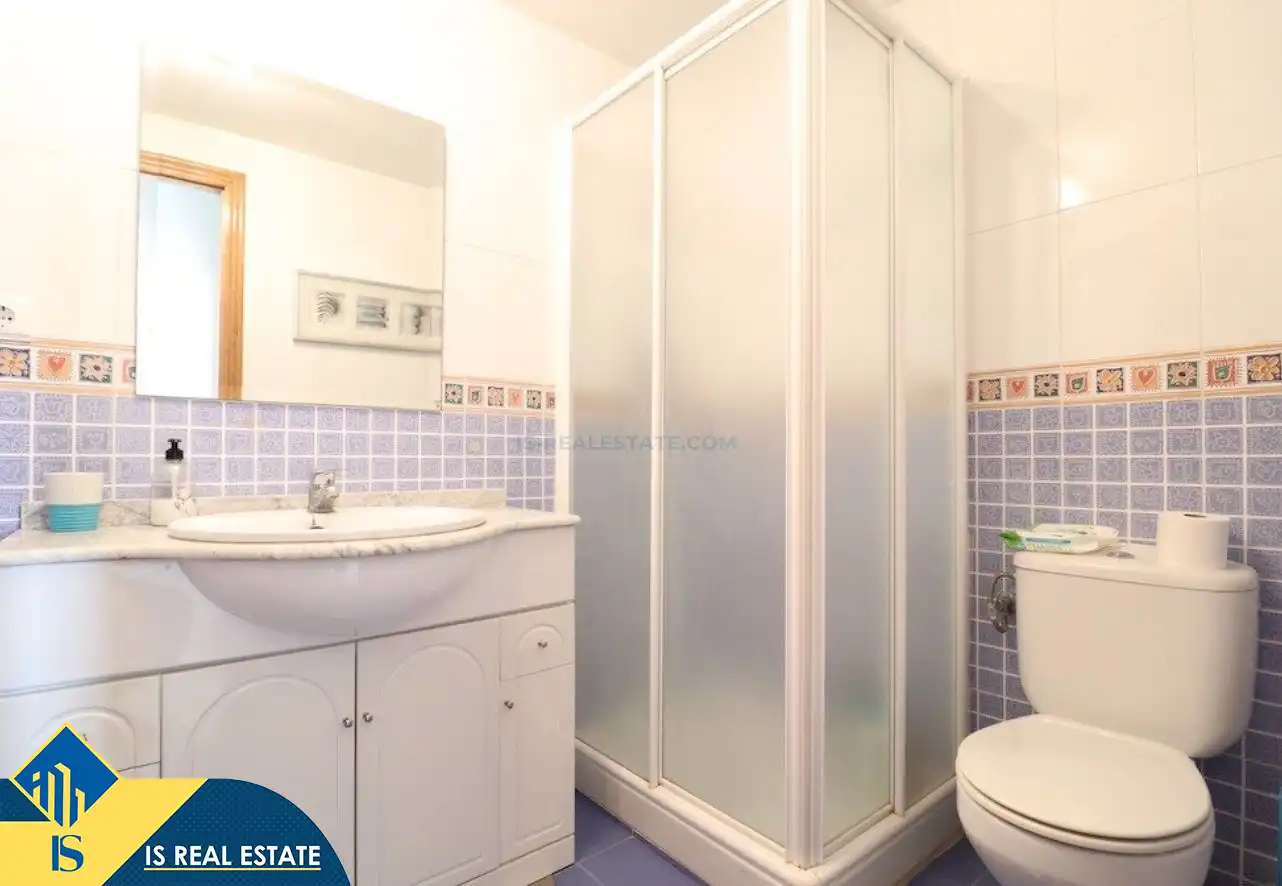 Bany de Apartament de lloguer en Orihuela amb Aire condicionat, Calefacció i Terrassa