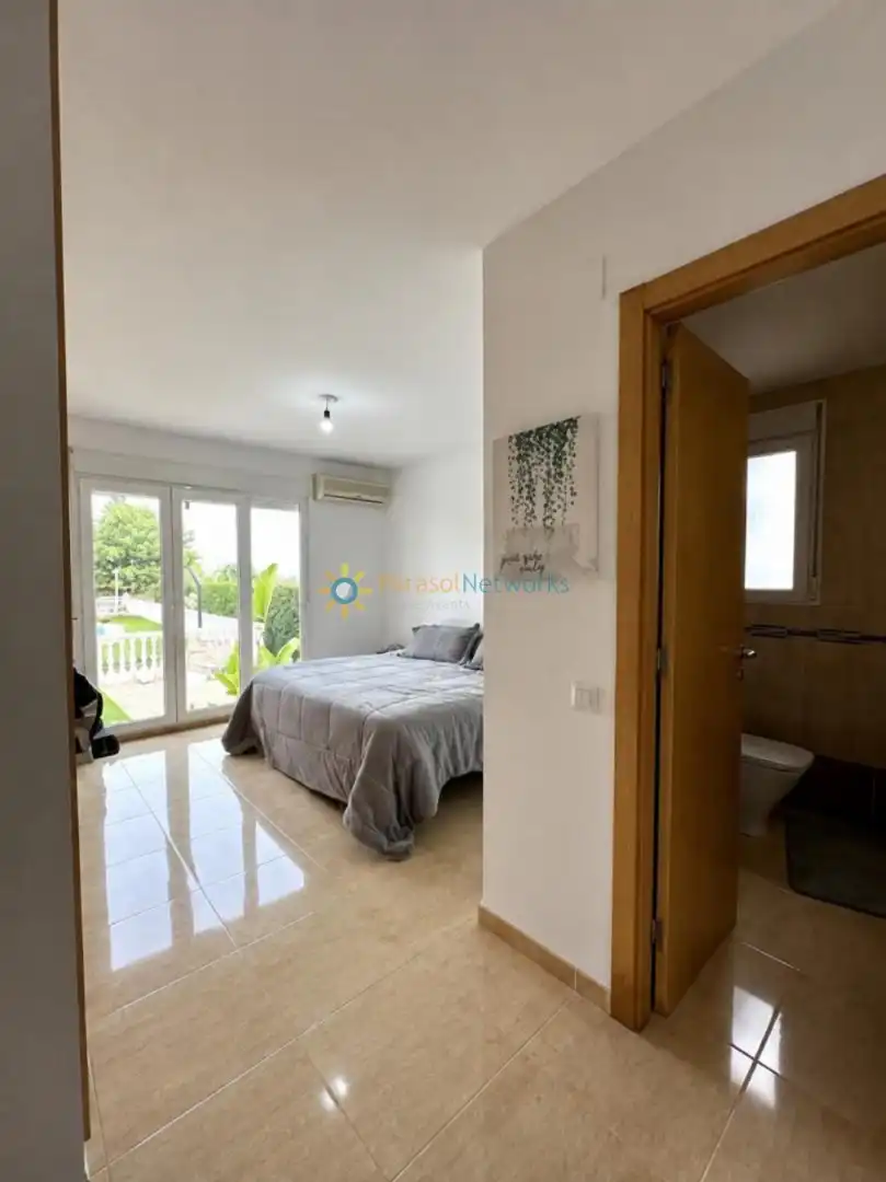 Bedroom of Houses for sale in Ontinyent  with Air Conditioner, Private garden and Terrace