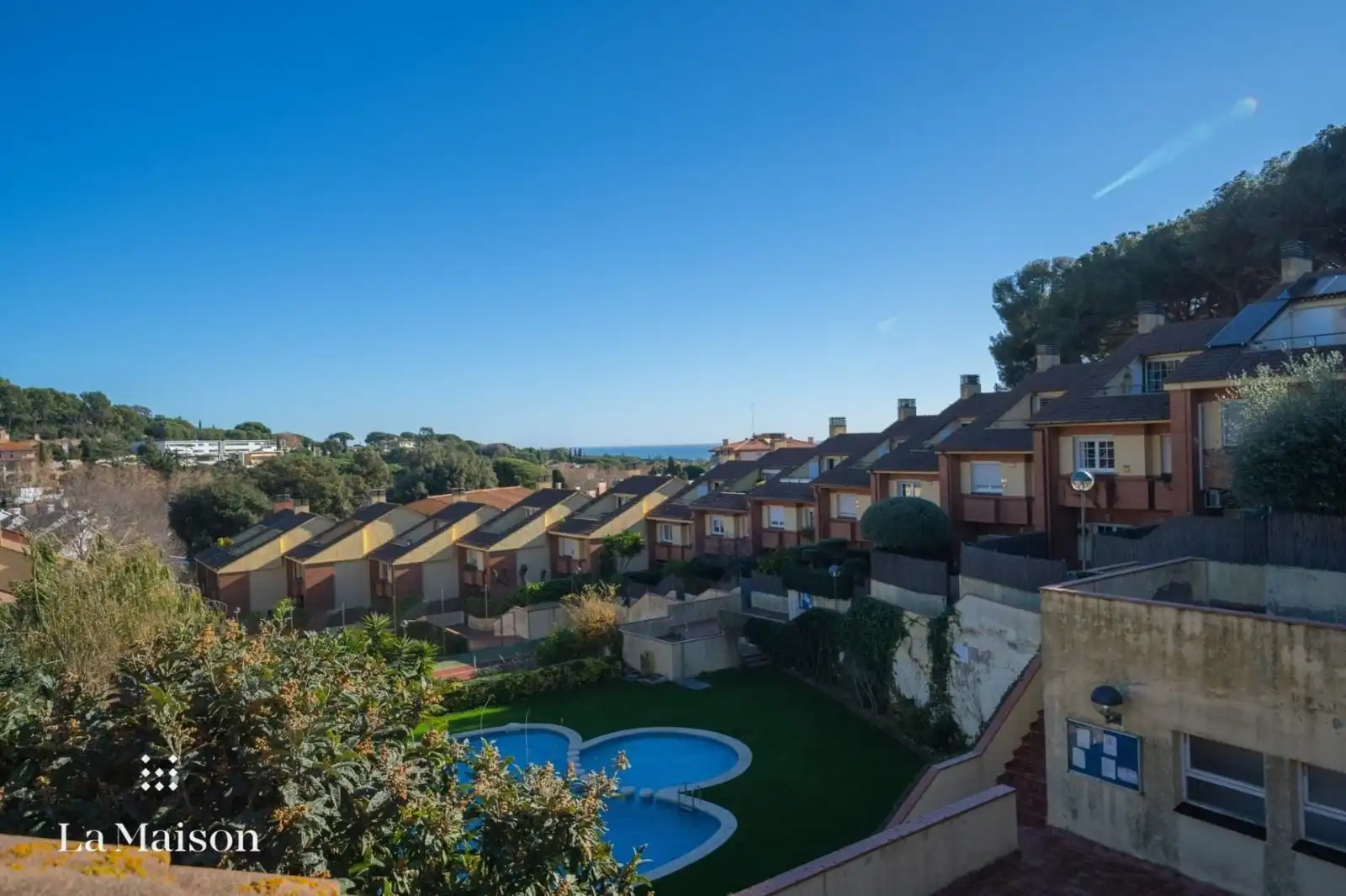 Vista exterior de Casa o chalet de alquiler en Sant Andreu de Llavaneres con Jardín privado, Terraza y Piscina comunitaria