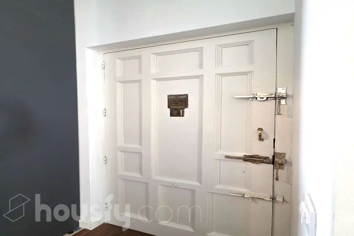 Flat for rent in Madrid  with Heating and Furnished