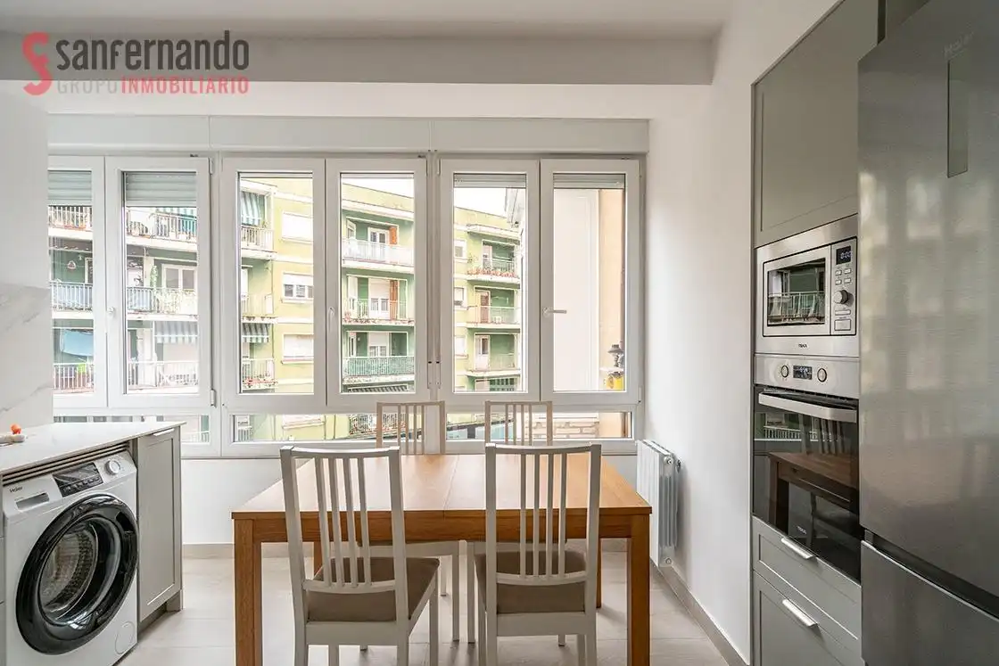 Appartamento con terrazza in vendita a Calle de la Llama, imagen 2