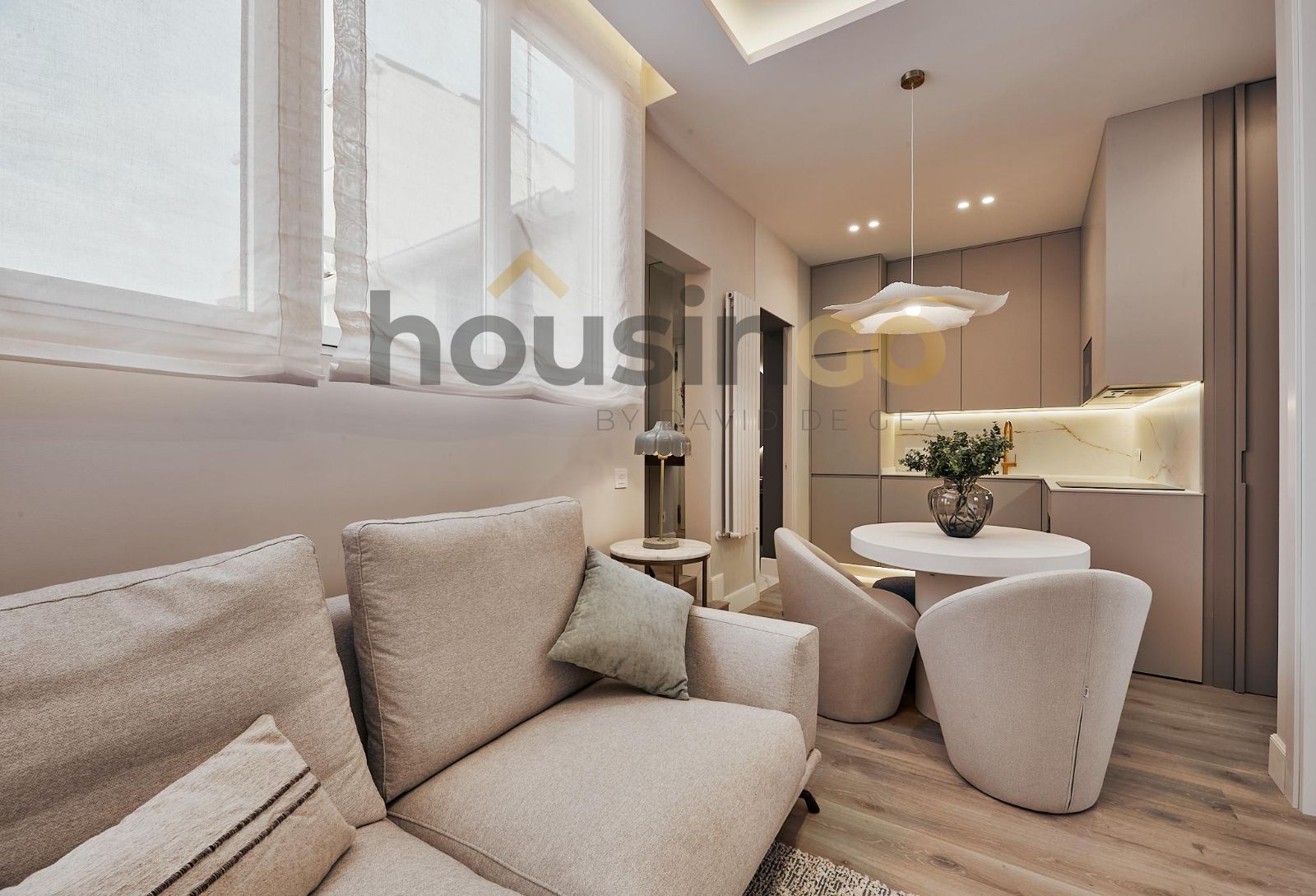 Sala d'estar de Pis en venda en  Madrid Capital amb Aire condicionat, Calefacció i Parquet