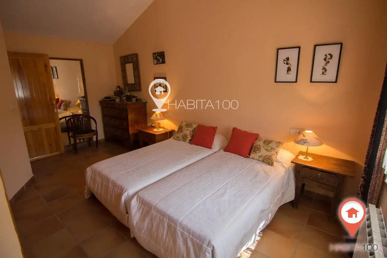 Dormitori de Casa o xalet en venda en Arcas del Villar amb Piscina i Piscina comunitària