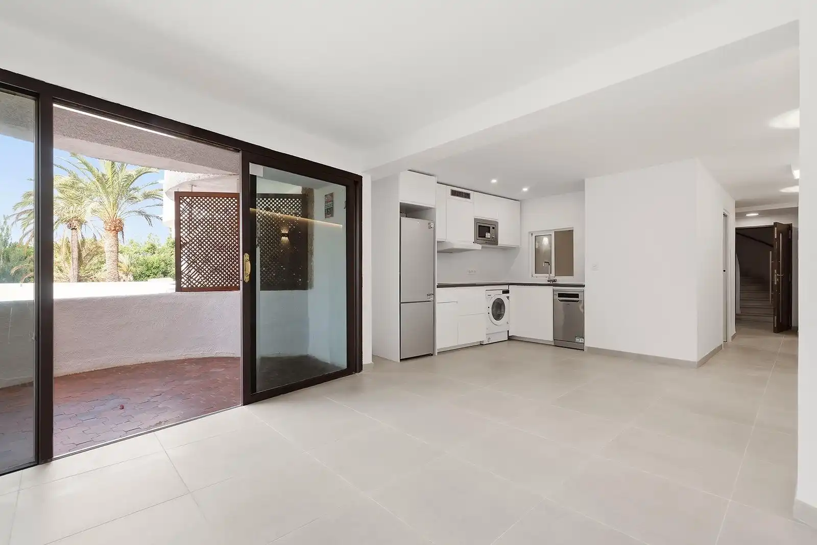 Vista exterior de Apartament en venda en Marbella amb Calefacció, Terrassa i Piscina comunitària