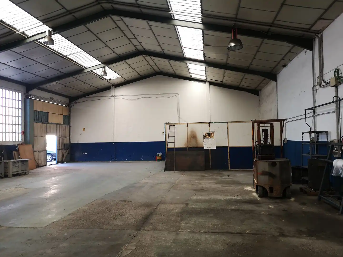 Nau industrial en venda en Cadrete