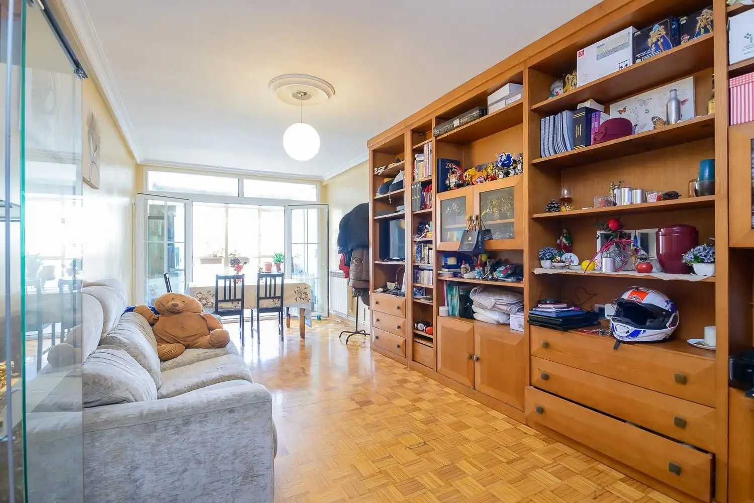 Sala de estar de Piso en venta en Oviedo  con Calefacción, Terraza y Trastero