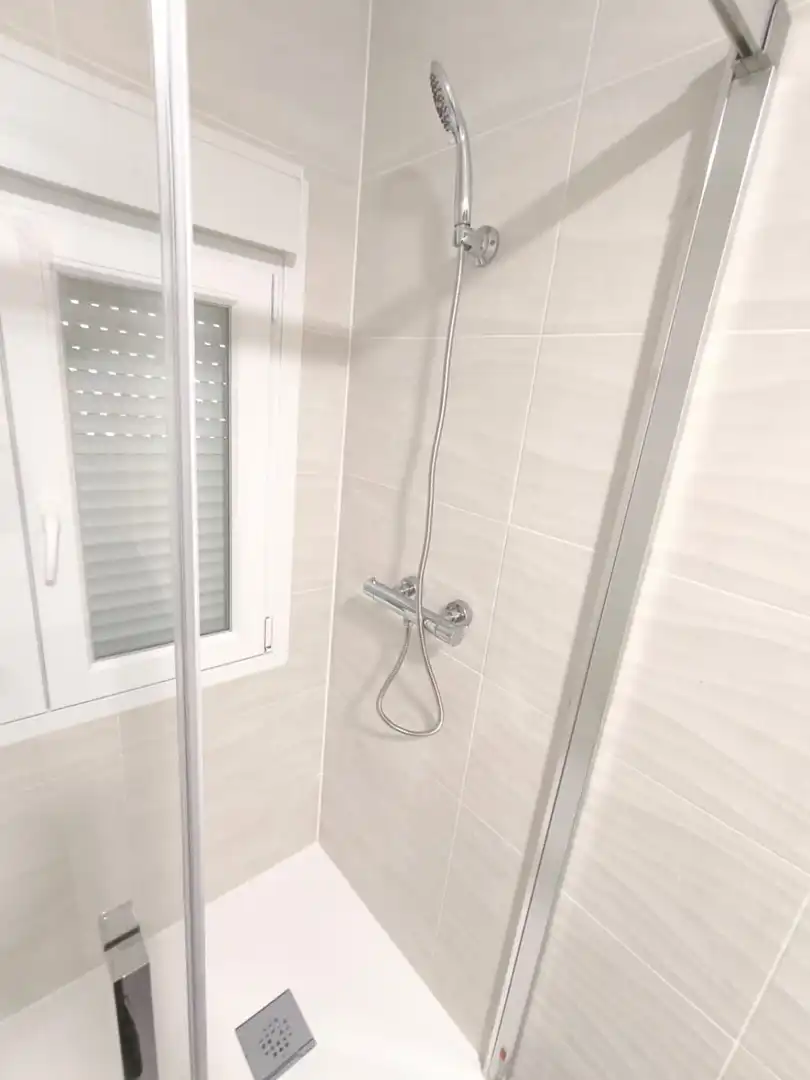 Bathroom of Flat for rent in Madrid  with Heating and Furnished