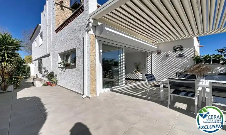 Casa con piscina en venta en Carrer Llobregat, imagen 10