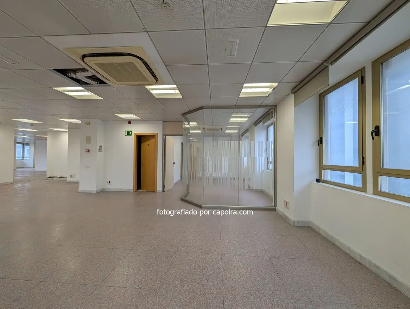 Büro zum Verkauf in Barcelona mit Klimaanlage und Heizung