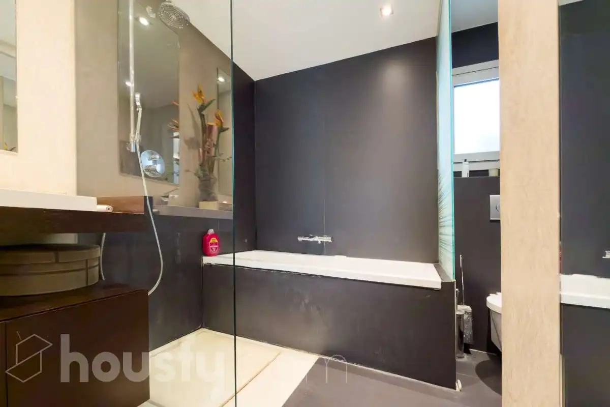 Baño de Piso en venta en Barcelona con Aire acondicionado, Calefacción y Jardín privado