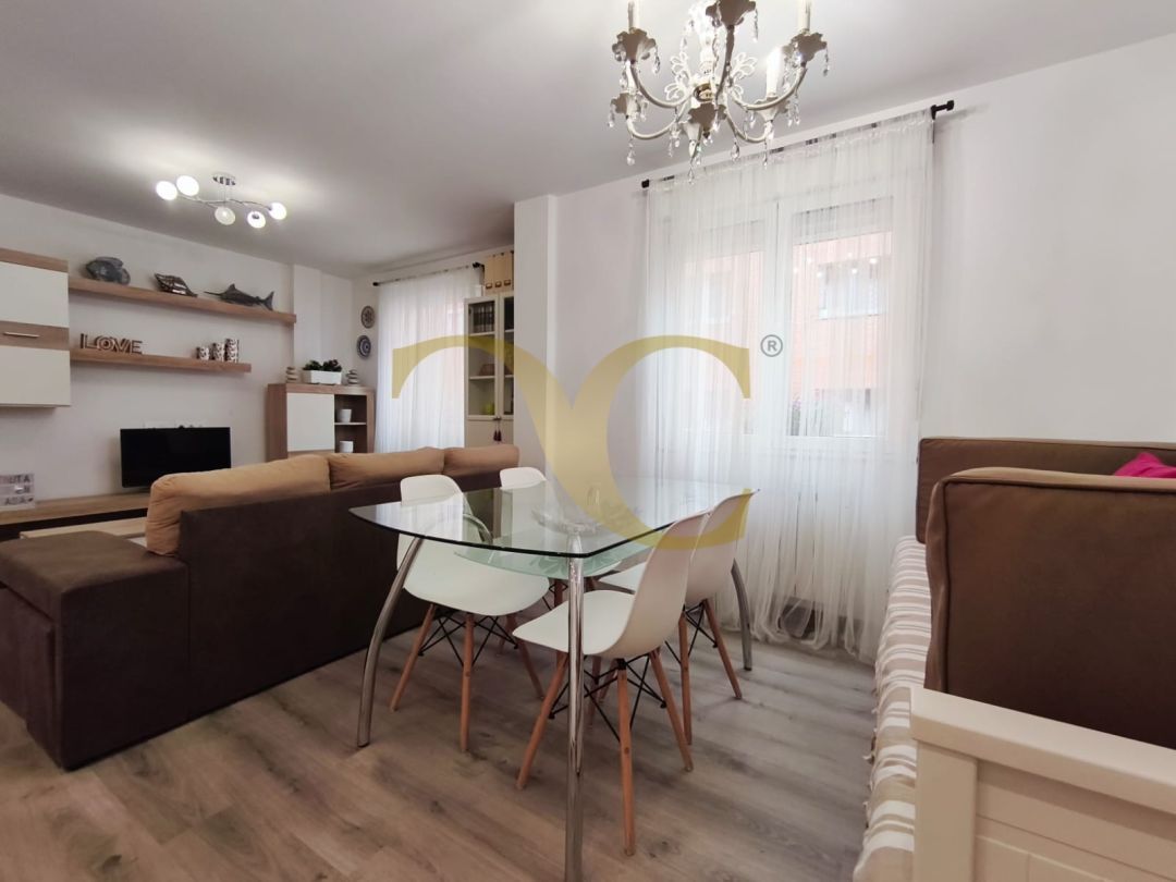 Menjador de Pis en venda en Gijón  amb Calefacció