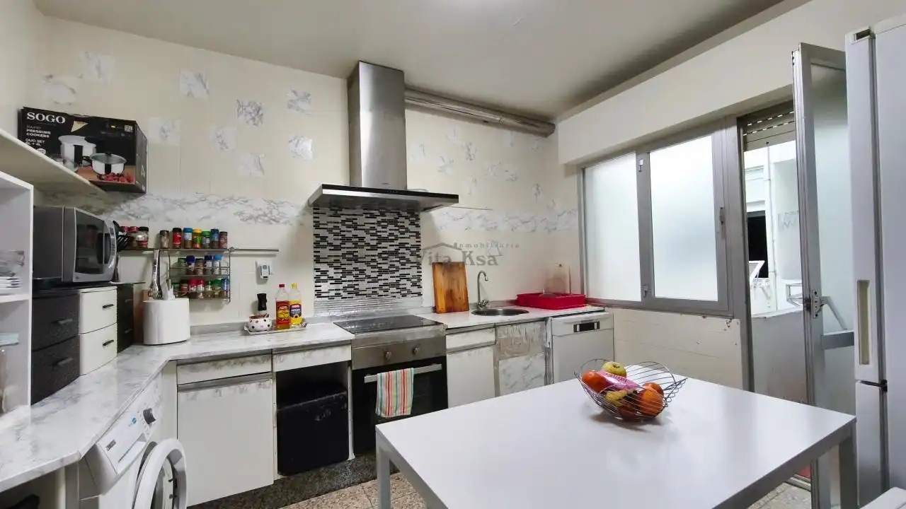 Cocina de Piso en venta en Ourense Capital  con Aire acondicionado, Calefacción y Trastero