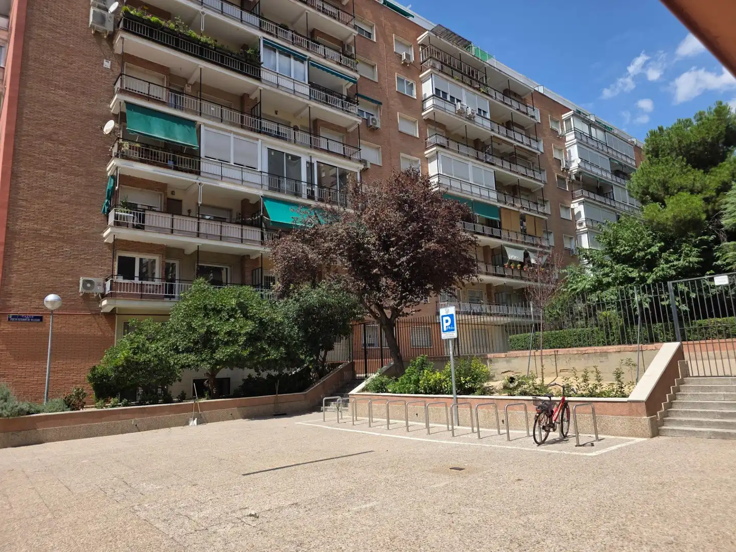 Vista exterior de Àtic de lloguer en Madrid amb Aire condicionat, Calefacció i Terrassa