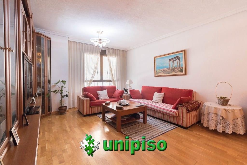 Living room of Flat for sale in Leganés  with Heating and Parquet flooring