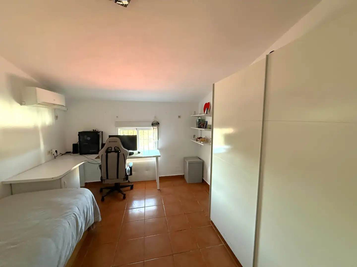 Habitación de Casa o chalet en venta en Málaga con Aire acondicionado, Calefacción y Jardín privado