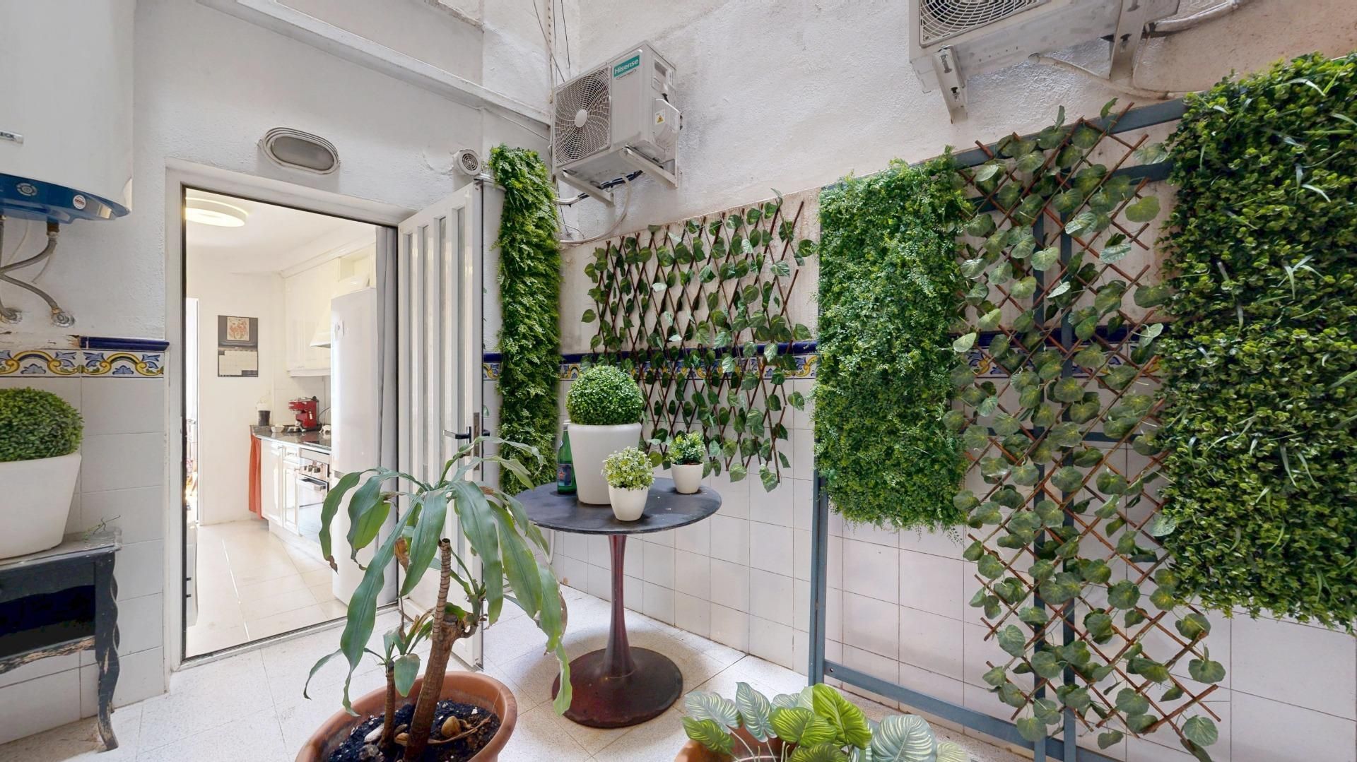 Balcony of Flat for sale in  Valencia Capital  with Air Conditioner, Heating and Parquet flooring