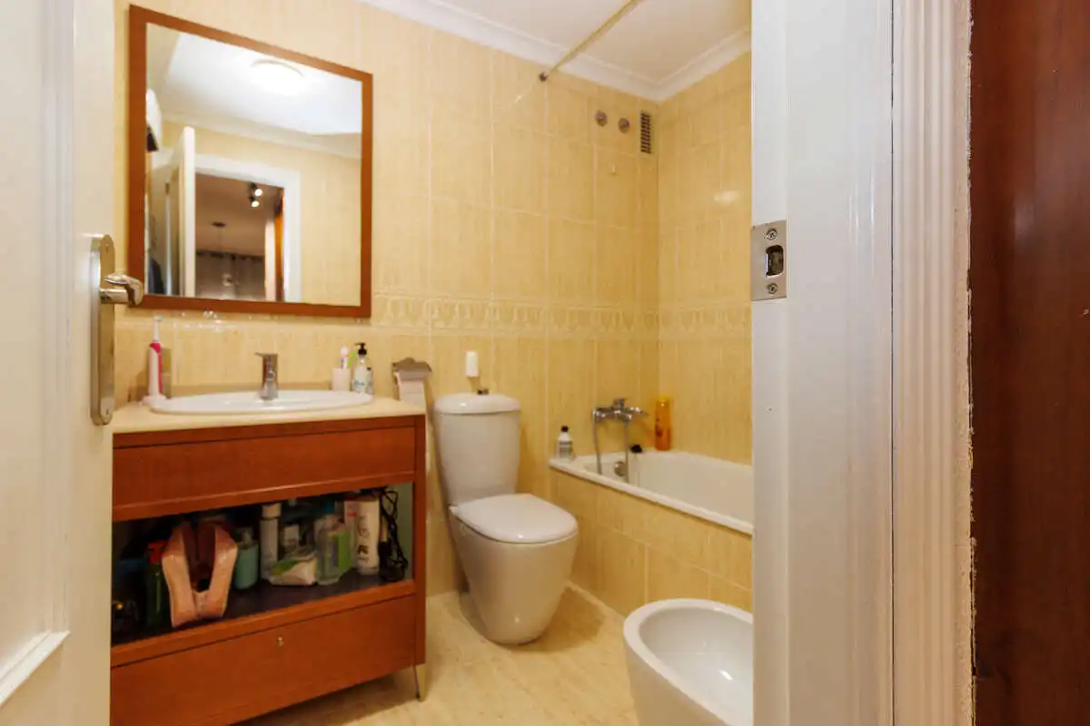 Baño de Piso en venta en Albal con Trastero y Balcón