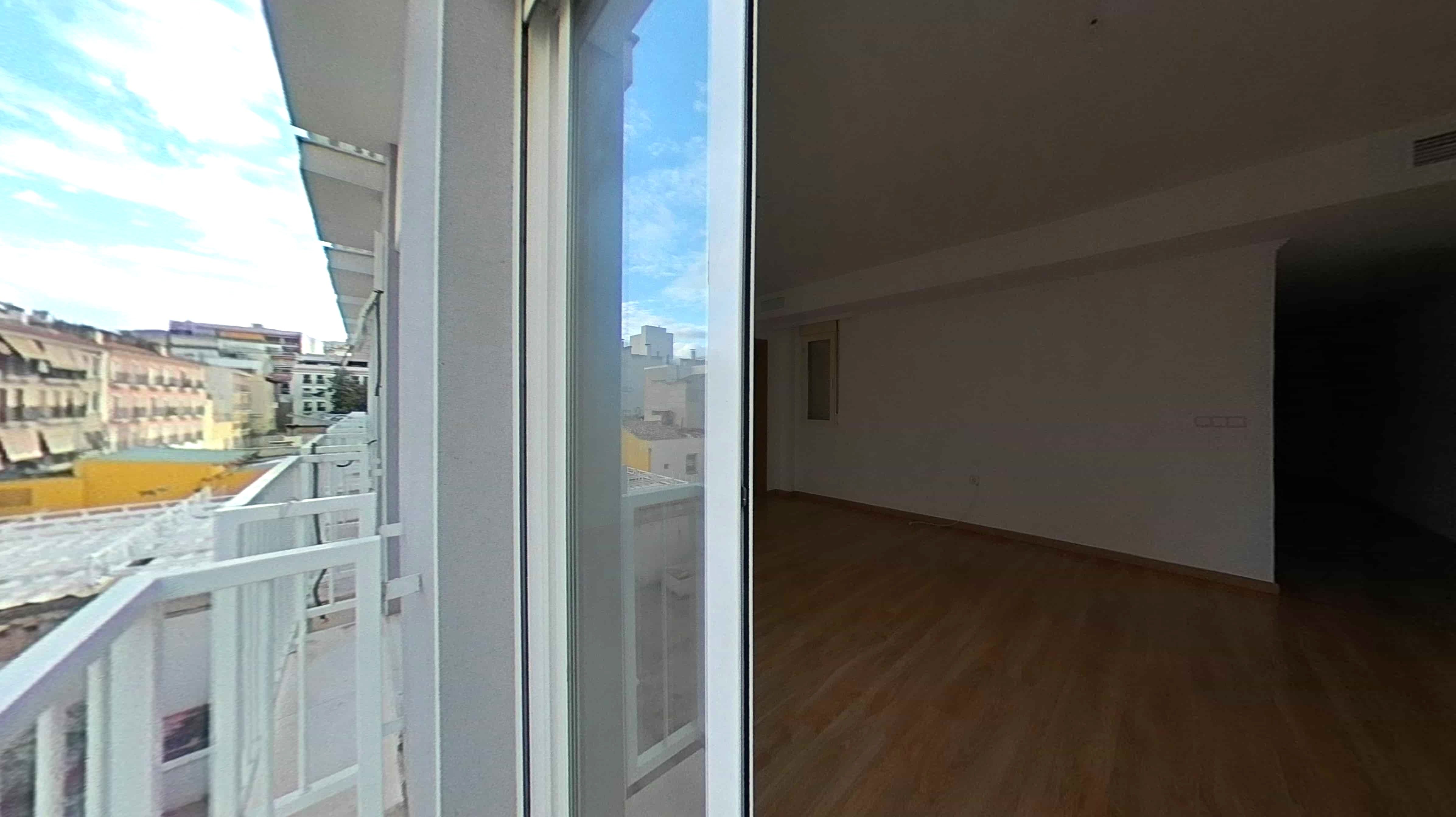 Dormitori de Apartament en venda en Elda amb Balcó