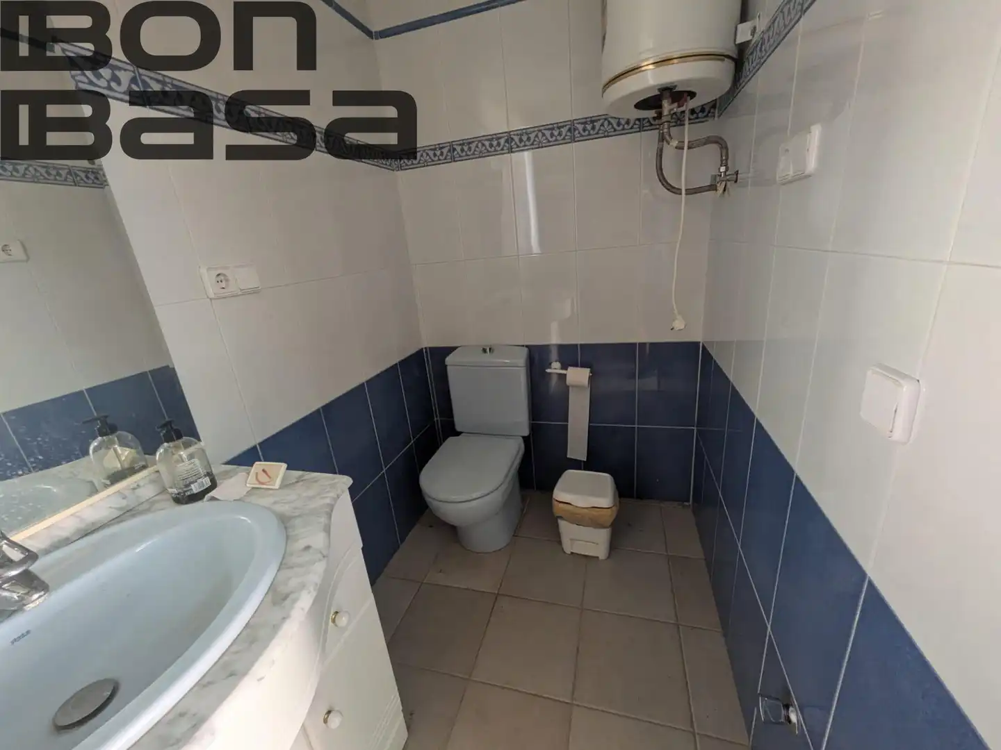 Bany de Casa o xalet en venda en Alicante / Alacant amb Aire condicionat, Jardí privat i Piscina