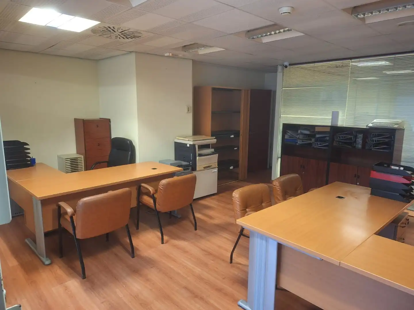 Oficina de alquiler en A Coruña Capital  con Amueblado