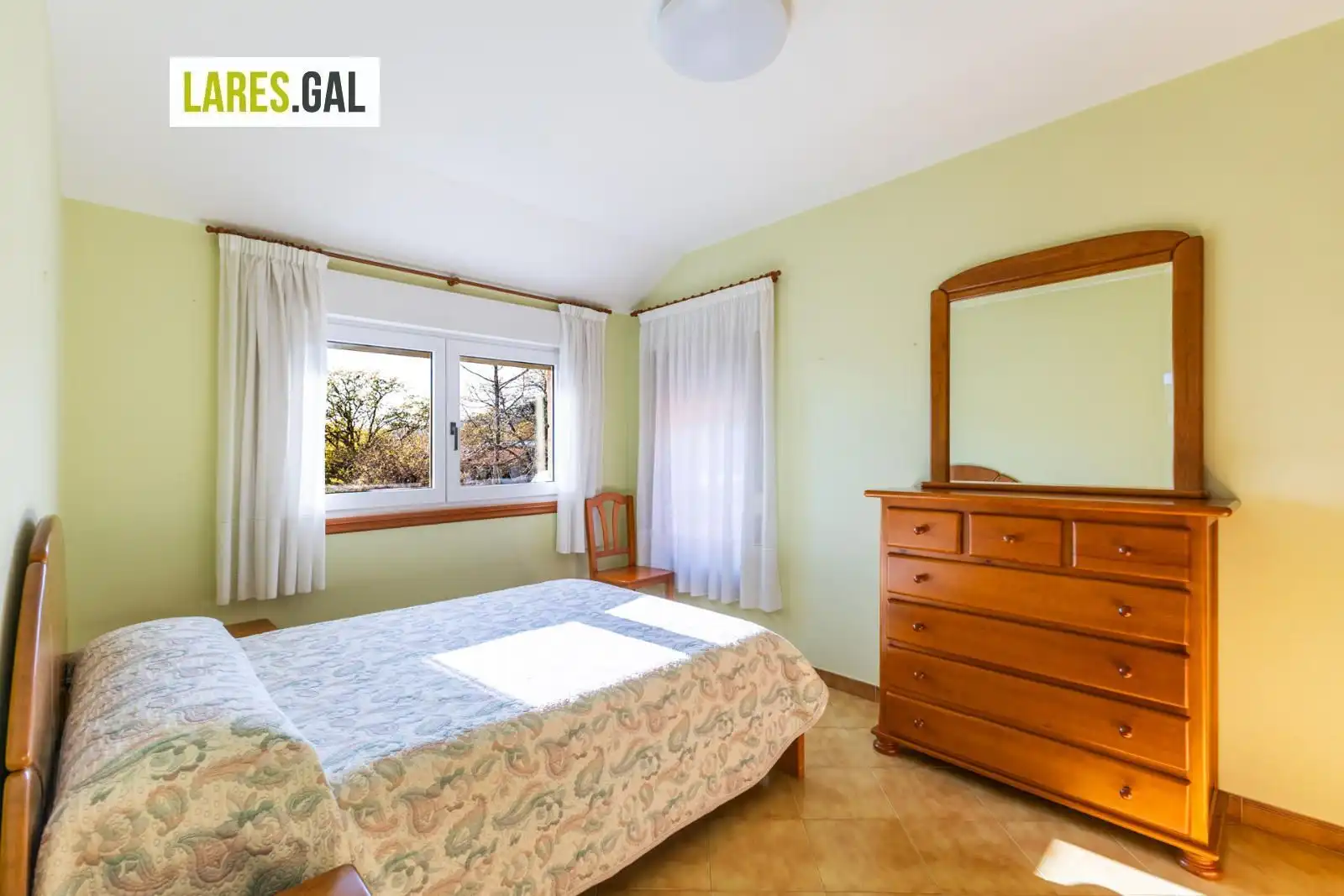Habitación de Casa o chalet en venta en Cangas  con Calefacción y Trastero