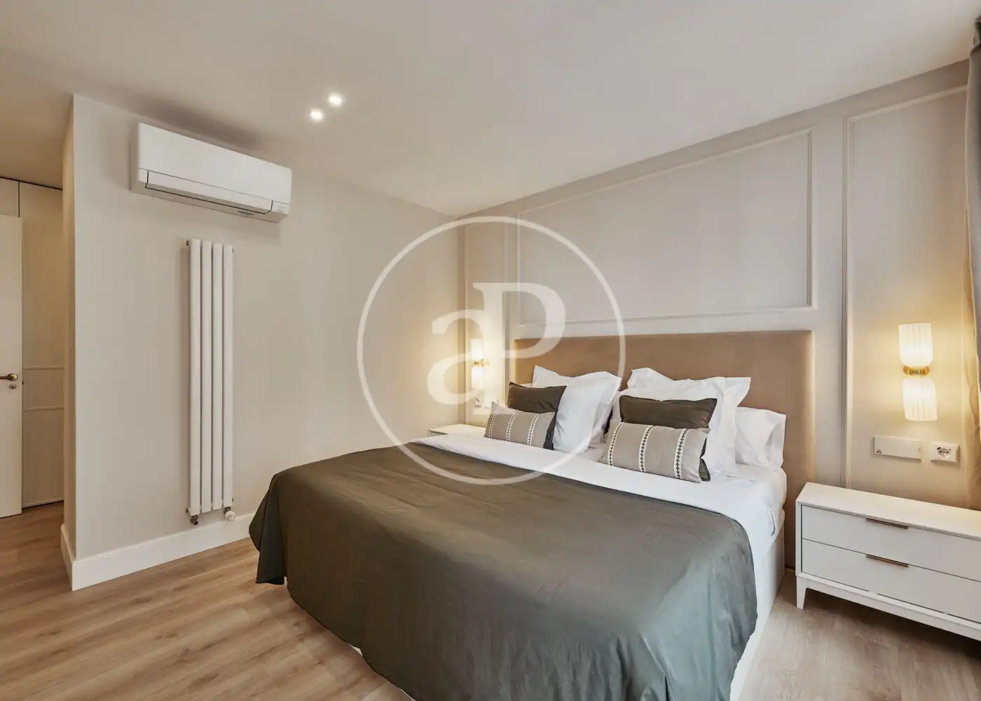 Bedroom of Flat for sale in Madrid  with Air Conditioner, Heating and Terrace