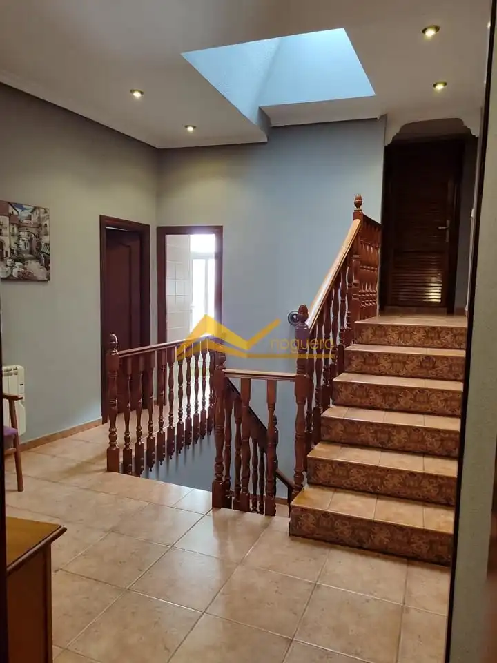 Casa amb terrassa en venda a canovas del castillo, imagen 16