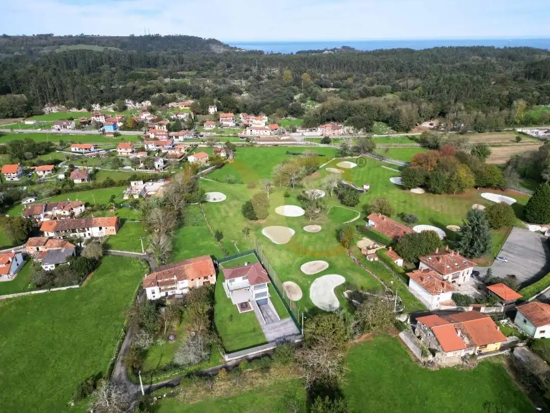 Casa o chalet en venta en Llanes con Calefacción, Jardín privado y Terraza